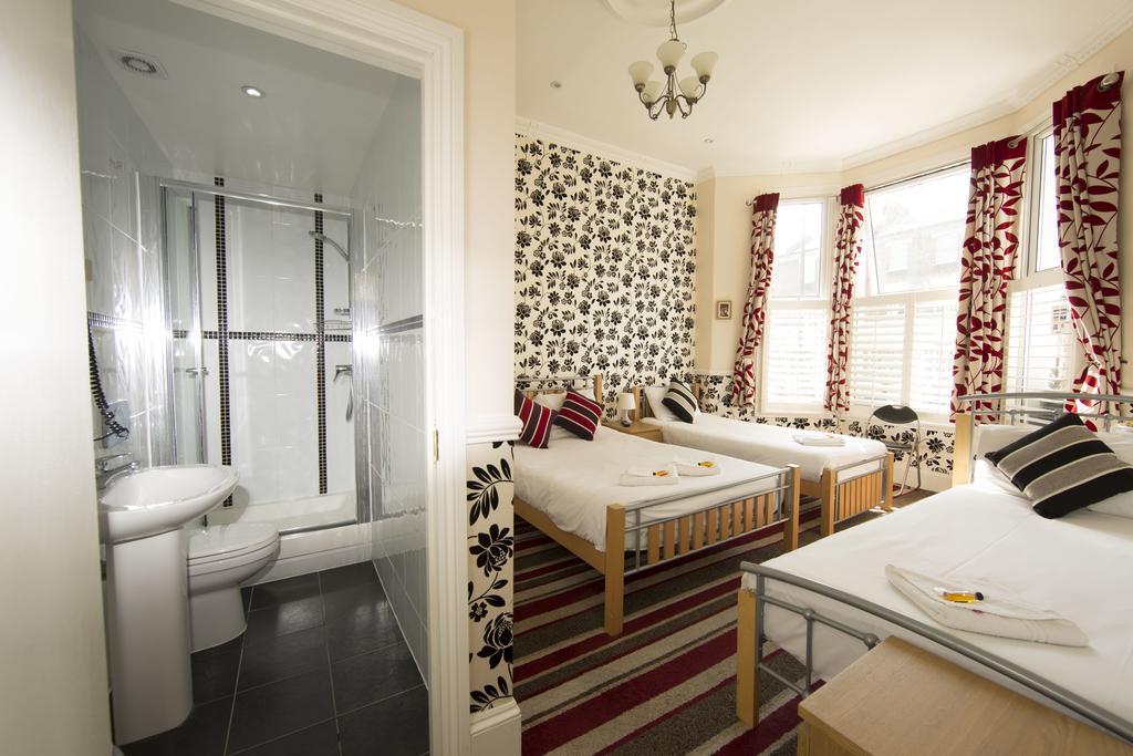 Royal London Hotel By Saba Bilik gambar