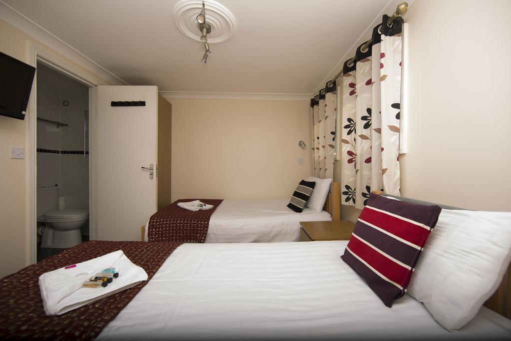 Royal London Hotel By Saba Bilik gambar